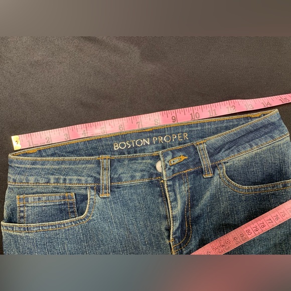 Boston Proper Size 4 decorated jeans Like New - Picture 5 of 10